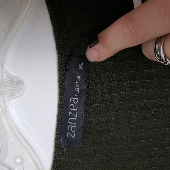 Amazon Zanzea green black deep v lace up ribbed long sleeve top. Women's size XL - Picture 5 of 6